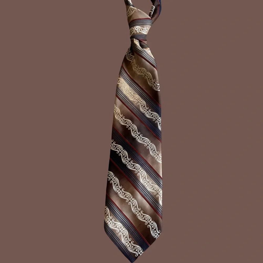 Vintage Men’s Contemporary JCPenney Brown Stripe Pattern Tie